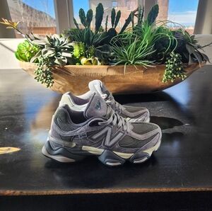 Women's New Balance 9060 - Size 5.5 but fits like a 6